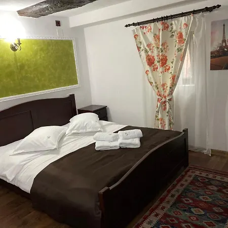 Pensiunea Casa Rica Πανσιόν Călimăneşti